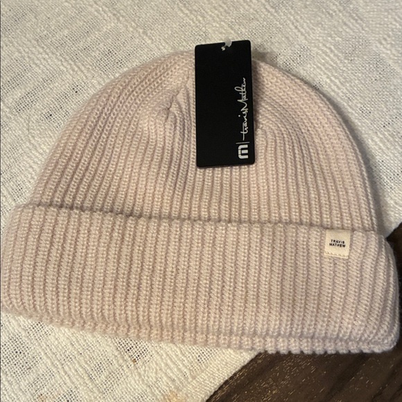 Travis Mathew cream Beanie - Picture 1 of 1